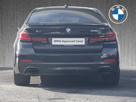 2022 BMW 5-Series - photo 15