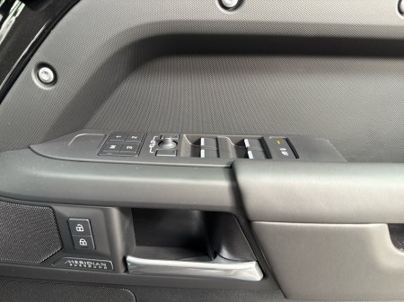 2026 Land Rover Defender - photo 30