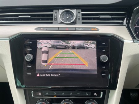 2019 Volkswagen Passat - photo 18