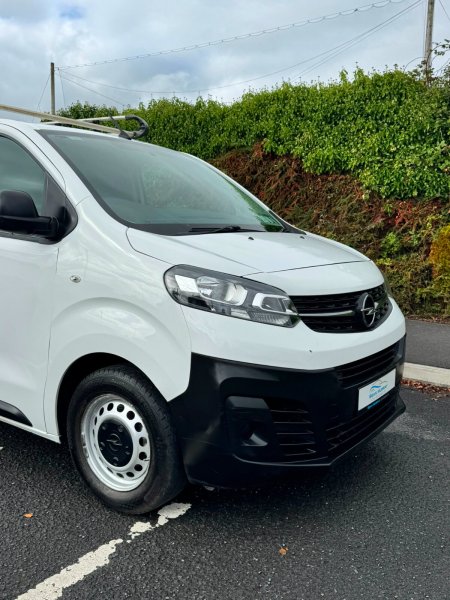 2021 Opel Vivaro - photo 2