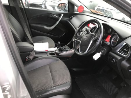 2011 Opel Astra - photo 23