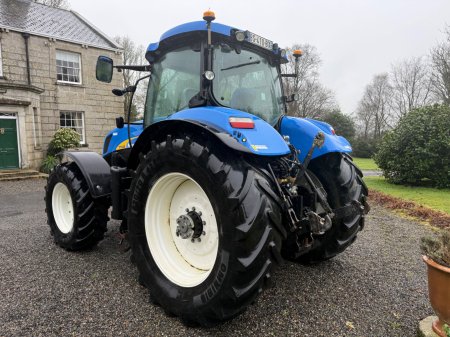 2011 New Holland T7040 - photo 6