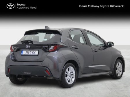 2025 Toyota Yaris - photo 2