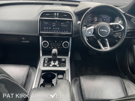 2020 Jaguar XE - photo 15