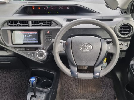 2017 Toyota Aqua - photo 12