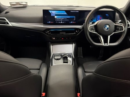2025 BMW 3-Series - photo 4