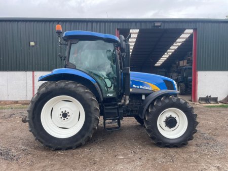 2005 New Holland TS115A - photo 7
