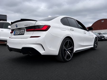 2022 BMW 3-Series - photo 9
