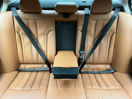 2022 BMW 5-Series - photo 12