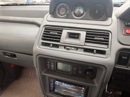 1996 Mitsubishi Pajero - photo 4