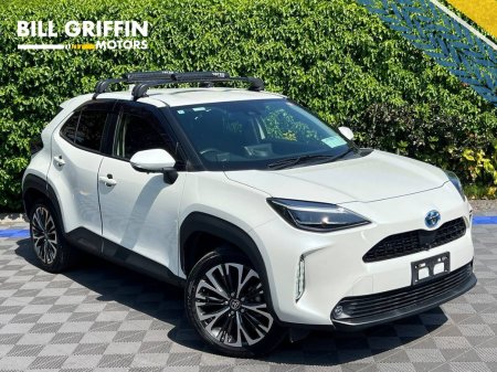 2022 Toyota Yaris Cross Z-PACKAGE 1.5 HYBRID AUTO ** HUGE SPEC ** //SERVICE HISTORY // DIAMOND CUT ALLOYS // HEATED HALF LEA