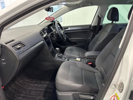 2020 Volkswagen Golf - photo 35