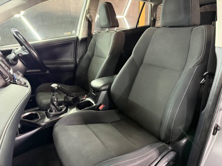 2016 Toyota RAV4 - photo 16
