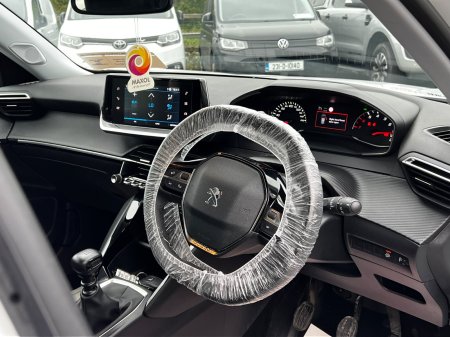 2022 Peugeot 2008 - photo 2