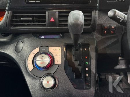 2017 Toyota Sienta - photo 19