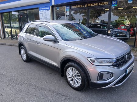2023 Volkswagen T-Roc - photo 2