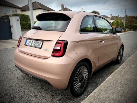 2025 Fiat 500e - photo 6