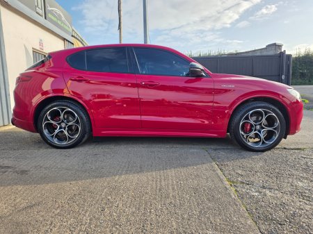 2022 Alfa Romeo Stelvio - photo 9