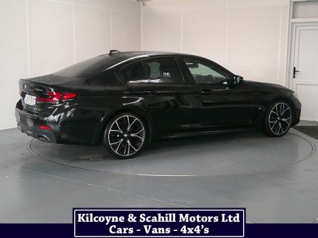 2022 BMW 5-Series - photo 8