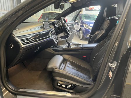 2021 BMW 7-Series - photo 11
