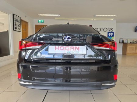 2019 Lexus IS - photo 5