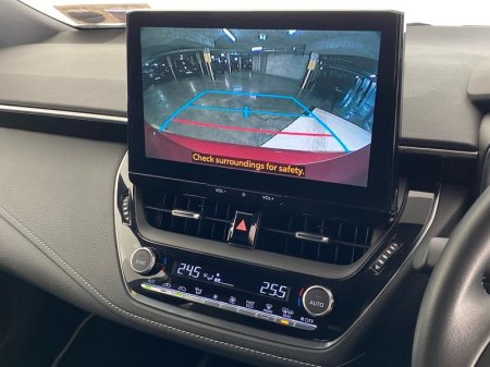 2025 Toyota Corolla - photo 13