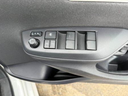 2020 Toyota Yaris - photo 10