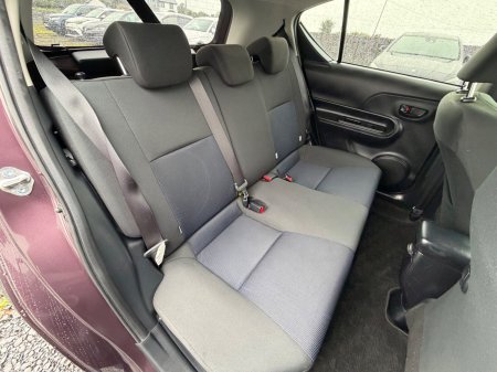 2016 Toyota Aqua - photo 23