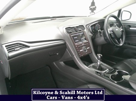 2016 Ford Mondeo - photo 18