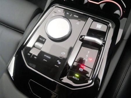 2026 BMW 5-Series - photo 10