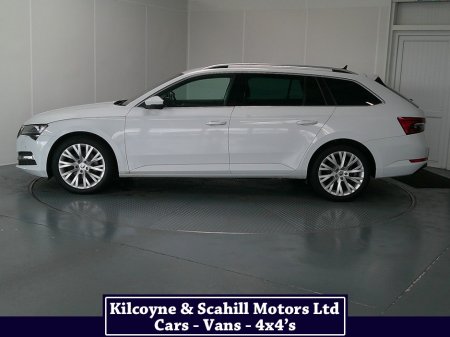 2022 Skoda Superb - photo 4