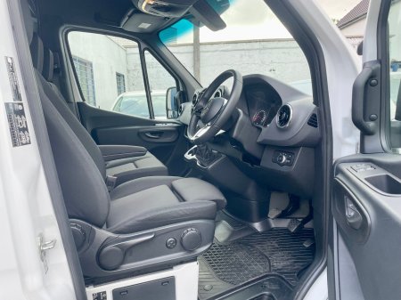 2025 Mercedes-Benz Sprinter - photo 4