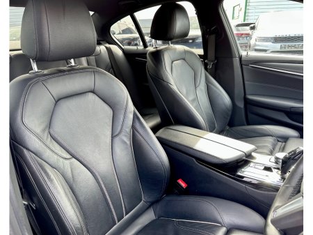 2023 BMW 5-Series - photo 12