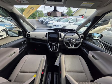 2017 Nissan Serena - photo 9