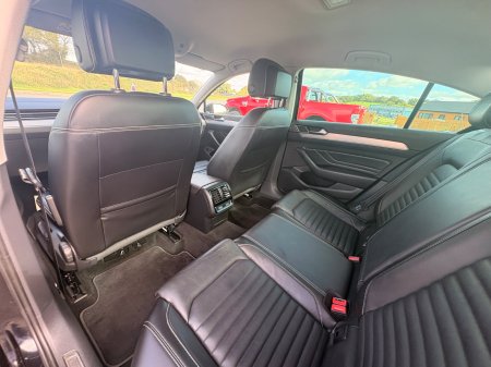 2020 Volkswagen Passat - photo 14