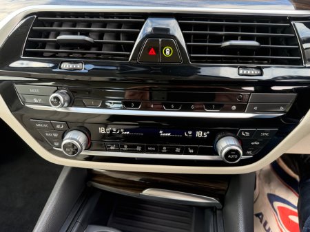 2021 BMW 5-Series - photo 15