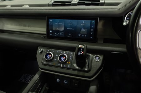 2022 Land Rover Defender - photo 18
