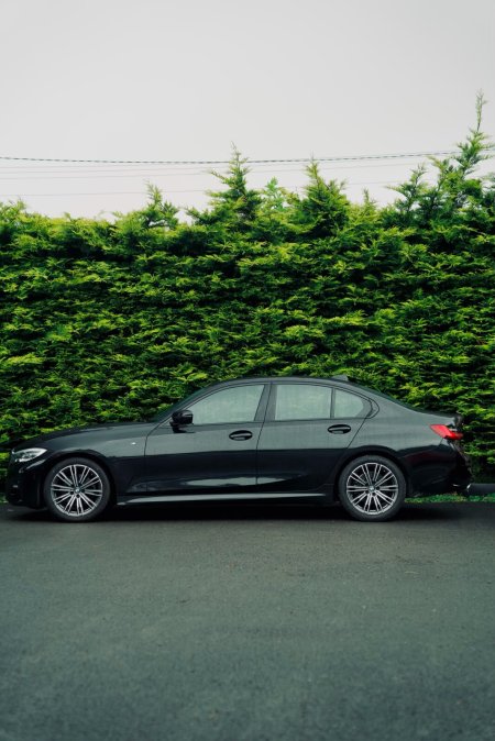 2022 BMW 3-Series - photo 2