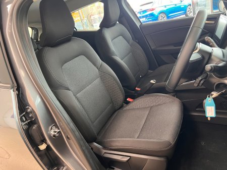 2023 Renault Clio - photo 3