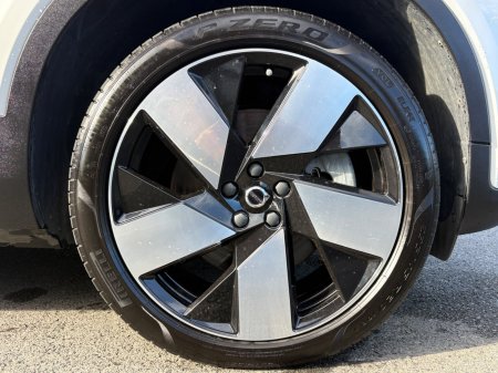 2023 Volvo XC40 - photo 10