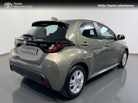 2023 Toyota Yaris - photo 2