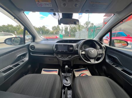 2018 Toyota Vitz - photo 13