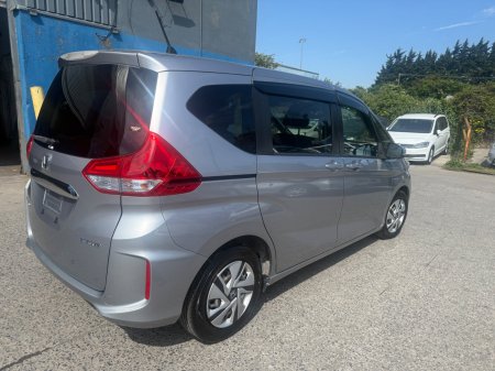2017 Honda Freed - photo 3