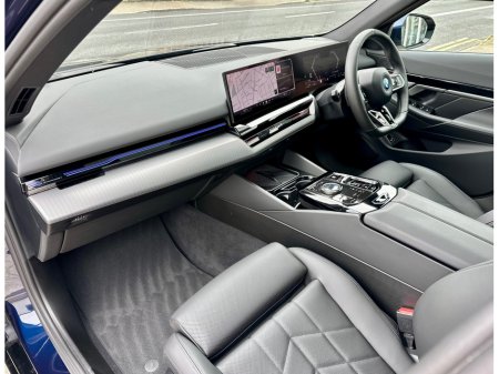 2025 BMW 5-Series - photo 14