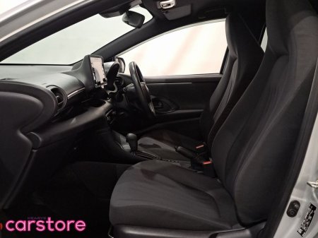 2021 Toyota Yaris - photo 9