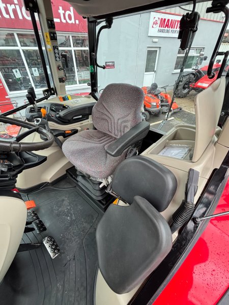 2021 Massey Ferguson 5711 M - photo 9