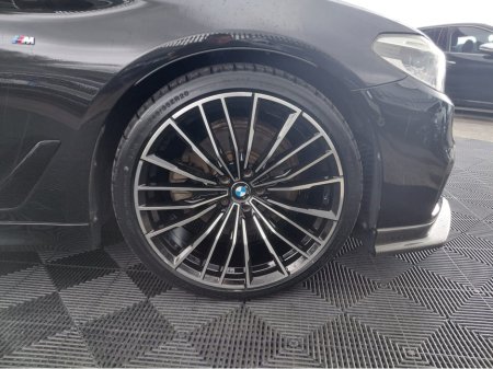 2017 BMW 5-Series - photo 2