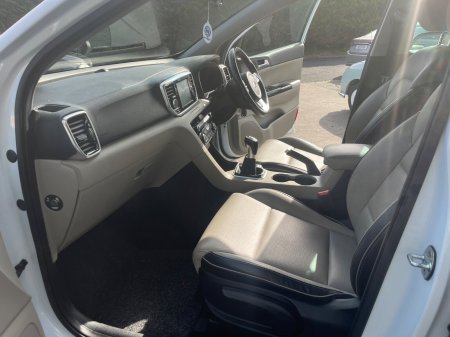 2020 Kia Sportage - photo 17