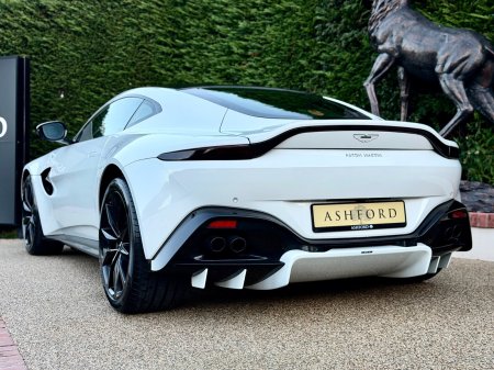 2020 Aston Martin Vantage - photo 4