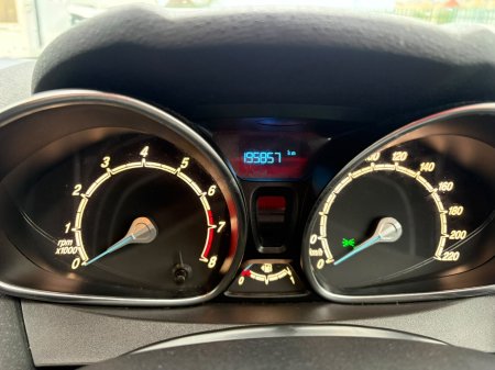 2015 Ford Fiesta - photo 8